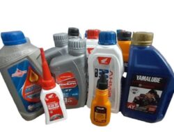 ganti oli motor di bengkel resmi