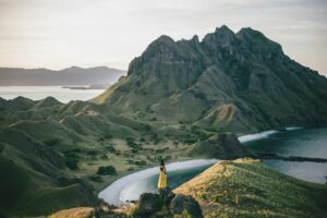 5 Tempat Wisata Alam di Indonesia yang Wajib Dikunjungi: Kintamani, Bantimurung, Buniayu, Baturraden, dan Teluk Penyu